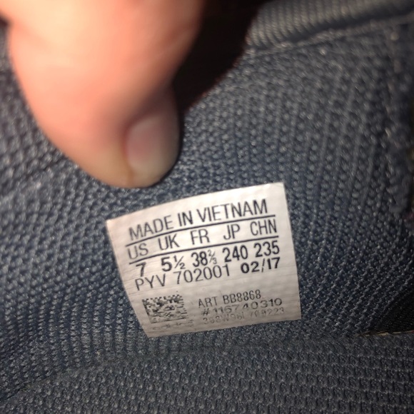 Adidas running shoe - Picture 4 of 4